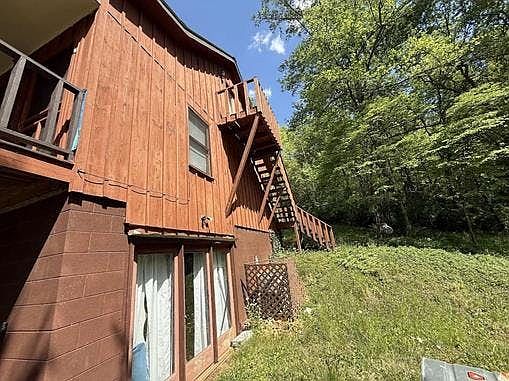 4th image of 251 Sunshine Valley Rd