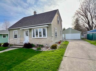 1336 S Walden Ave, Appleton, WI 54915