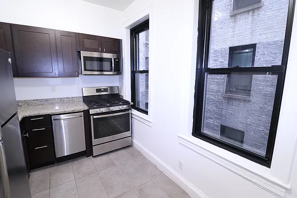 Rented by A&E Real Estate Management | media 10