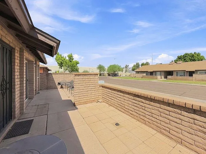 3 bed, 2.0 bath, 1258 sqft, $1,900 — Photo 3