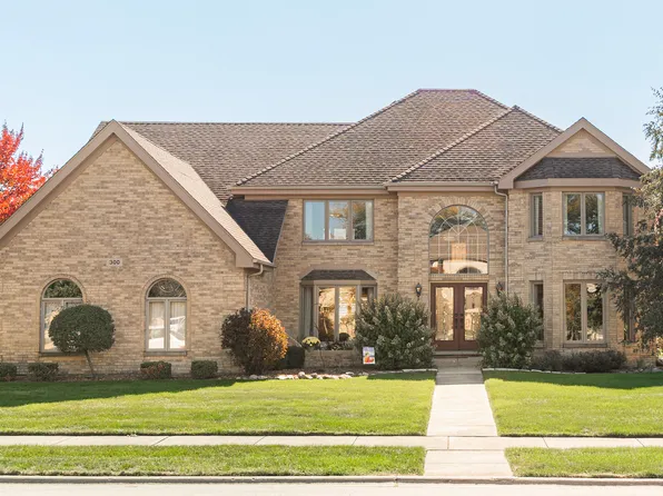 300 Radcliffe Ct, Bloomingdale, IL 60108