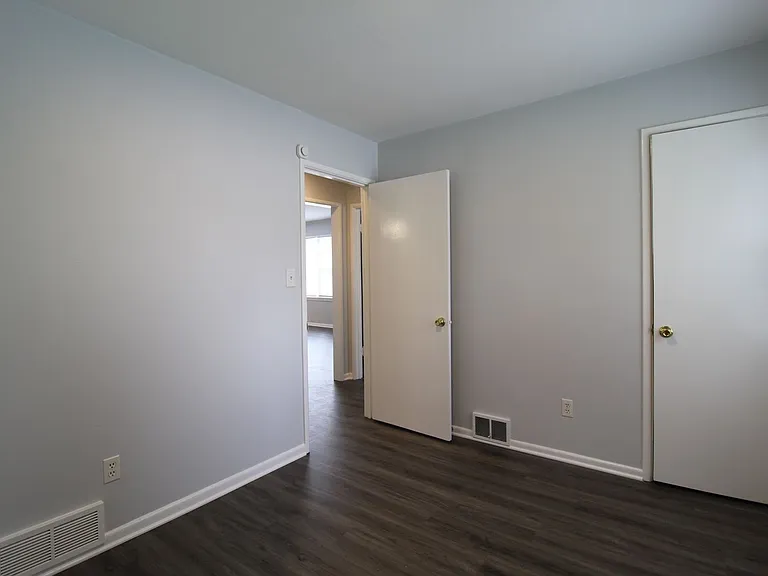 2722 W 76th St — Photo 14