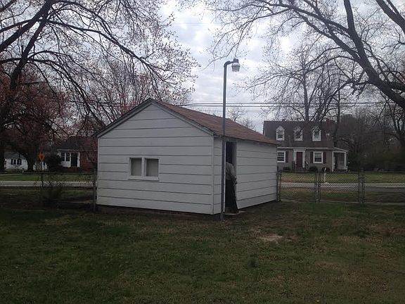 2nd image of 1933 Ellington St