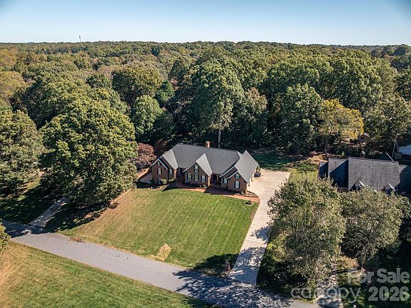 3rd image of 208 Hollow Rd