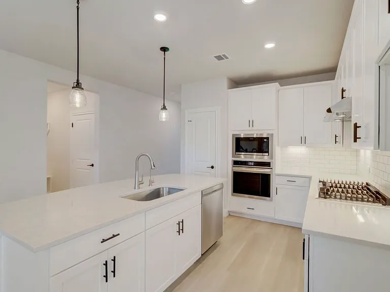 2623 Suncadia Ln — Photo 5