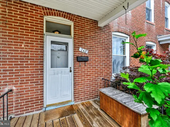 742 E 37th St, Baltimore, MD 21218