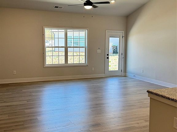 5th image of 165 Swinford Dr #82