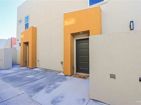 4th image of 1213 E Daffodil Unit C