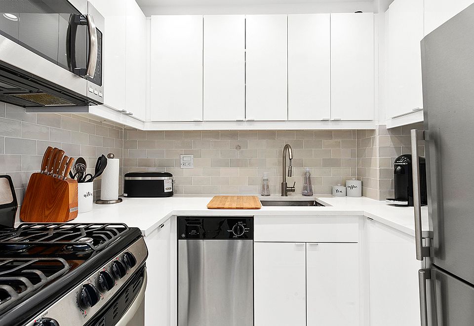 1st image of 301 E 66th St #10Z