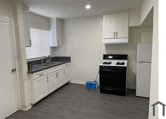 1st image of 726 W 73rd St #2