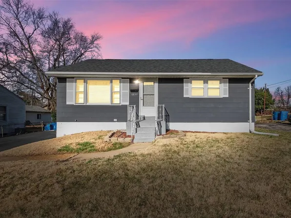 6833 Eisele St, Saint Louis, MO 63134