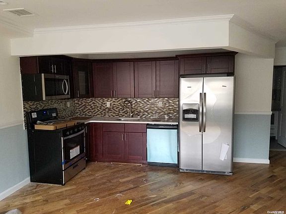 3rd image of 10450 164th St Floor 1