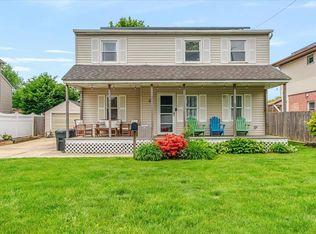 8 Alton Rd, Babylon, NY 11702