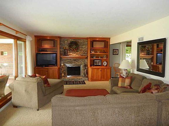 3rd image of 325 Lejeune Dr