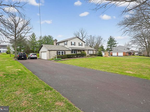 2nd image of 1000 Brookwood Dr
