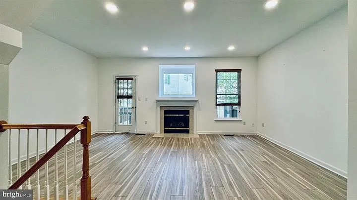 21779 Kings Crossing Ter — Photo 4