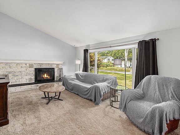 5th image of 2115 Garland Dr