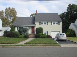 58 Meadow Ln, Bloomfield, NJ 07003