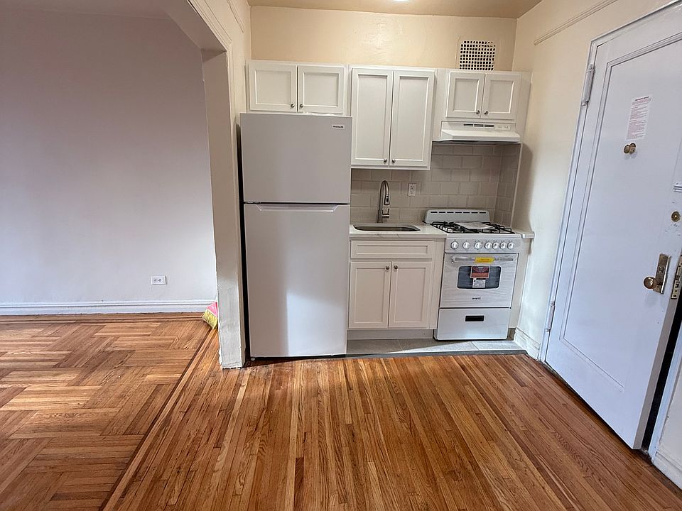 1st image of 120 Kenilworth Pl APT 1
