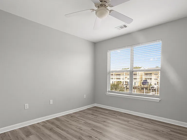 2421 Beachview Dr #H06 — Photo 21
