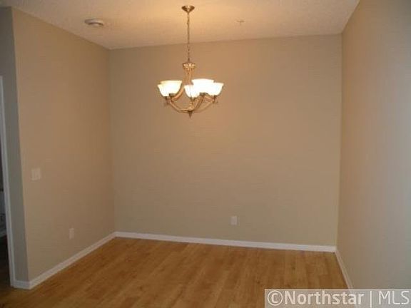 4th image of 542 Lomianki Lane N