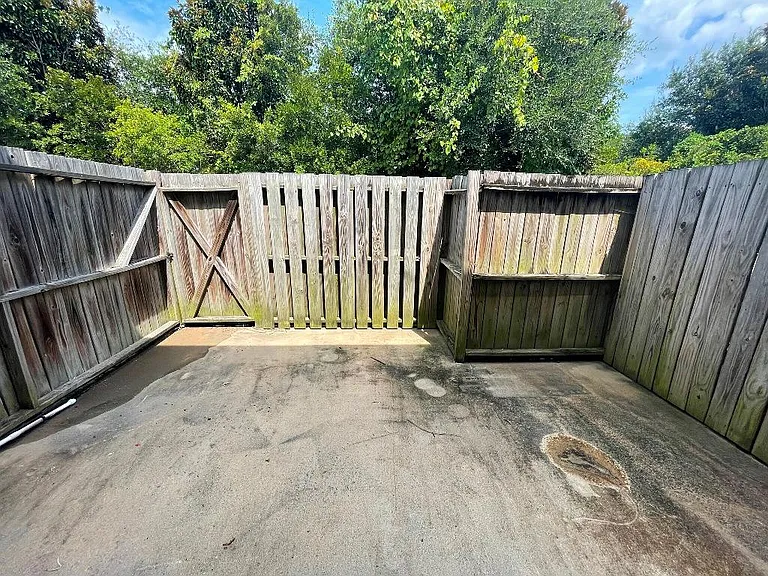 1217 Cross Creek Cir #E4 — Photo 25