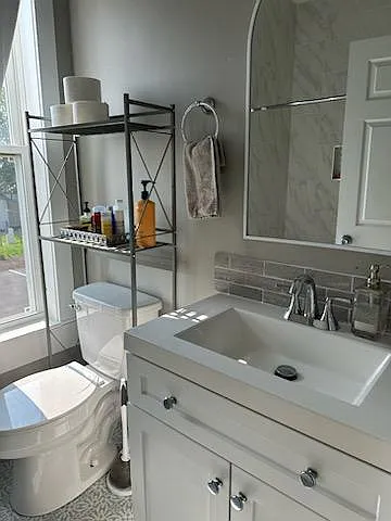 2027 E 5th St #4 — Photo 13
