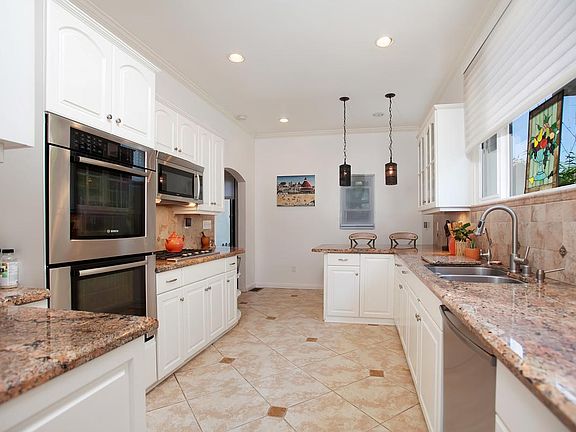 5th image of 815 Alameda Blvd