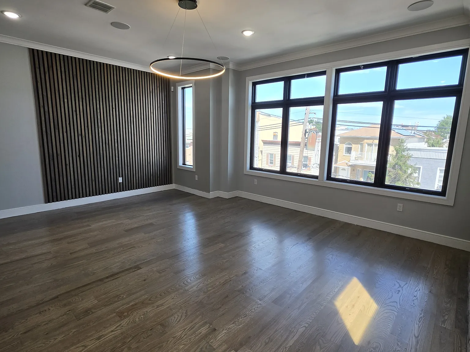 3 bed, 1470 sqft, $4,500 — Photo 3