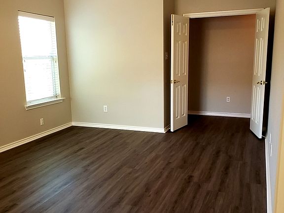5th image of 2 Fern Oak Ct