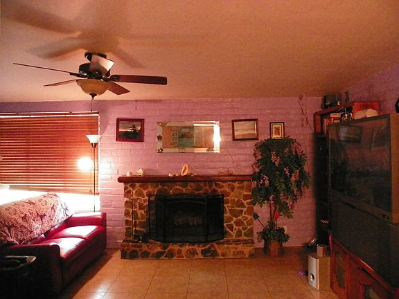 Front Room W FirePlace