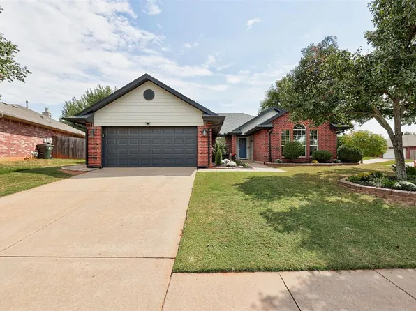 213 Tecumseh Ridge Cir, Norman, OK 73069