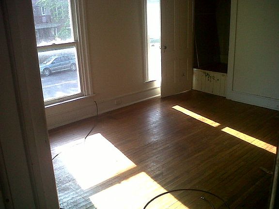 5th image of 502-504 504 Davis St