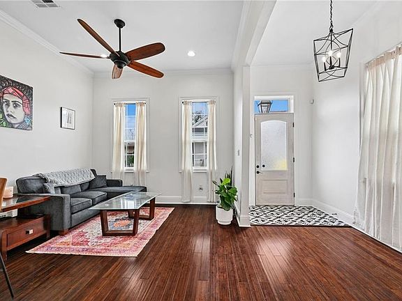 3rd image of 1022 N Derbigny St