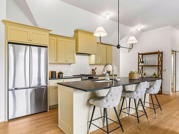 4th image of 3711 Colgate Ave #2