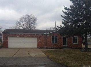 39531 Willmarth St, Harrison Township, MI 48045