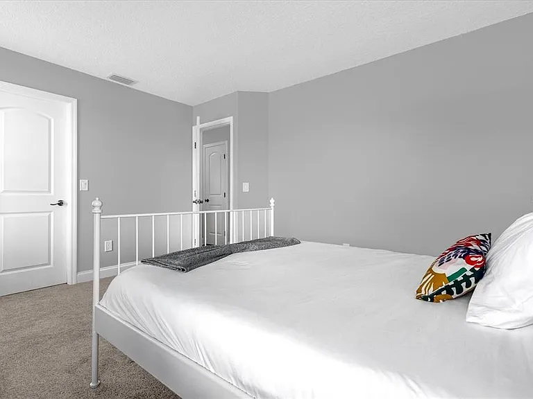 2820 Smithfield Dr — Photo 22