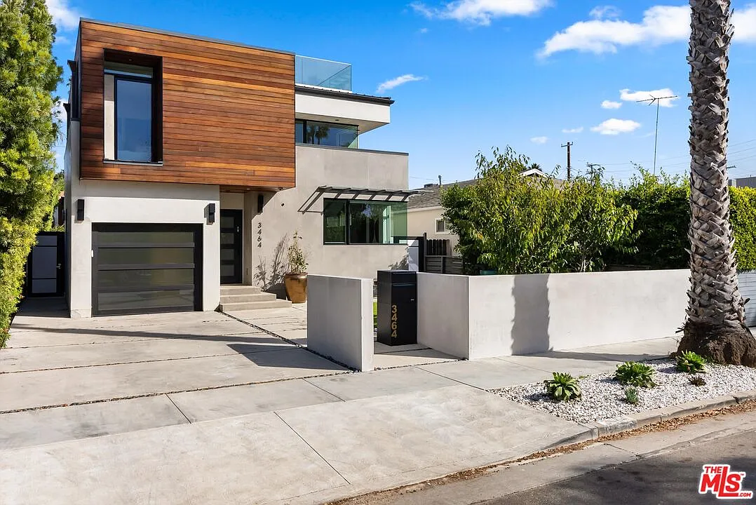 6 bed, 5.0 bath, 3489 sqft, $17,000 — Photo 1