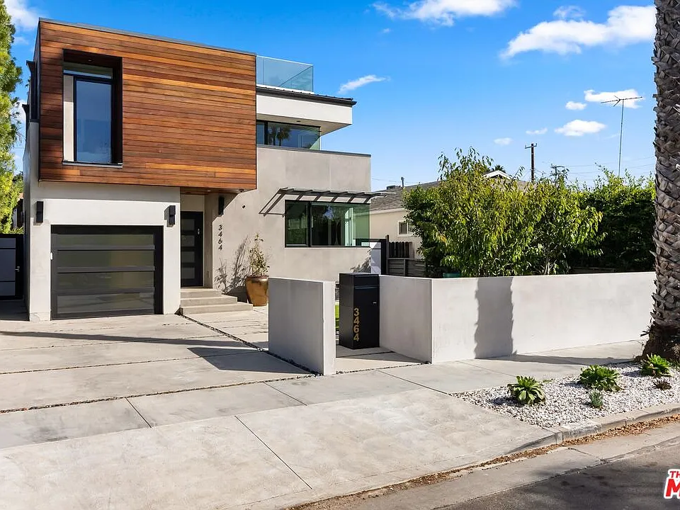 3464 Greenwood Ave