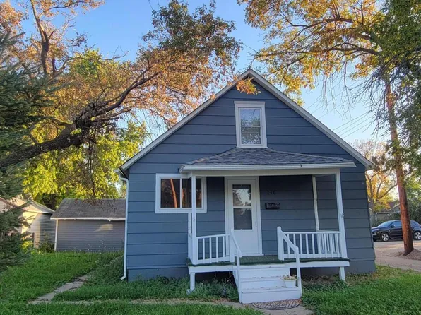 116 8th Ave NE, Aberdeen, SD 57401