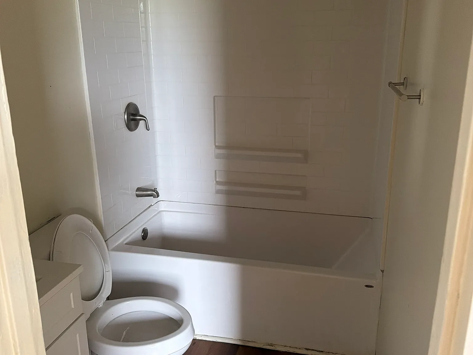 2 bed, $1,350 — Photo 4