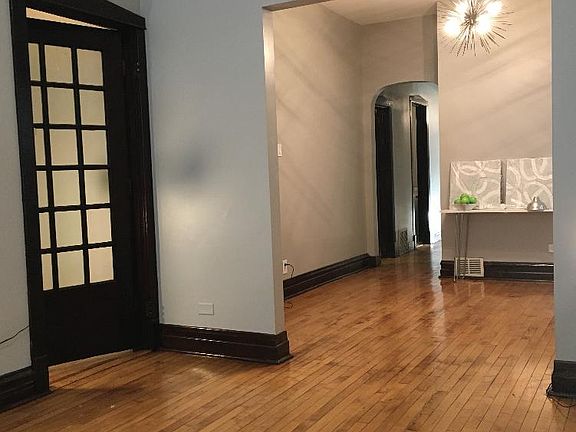 2nd image of 912 N Richmond St #1F