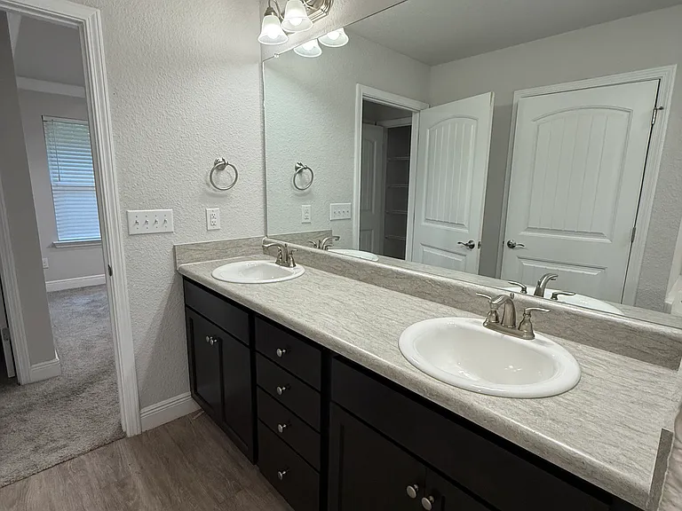 6583 Addison Woods Dr — Photo 13