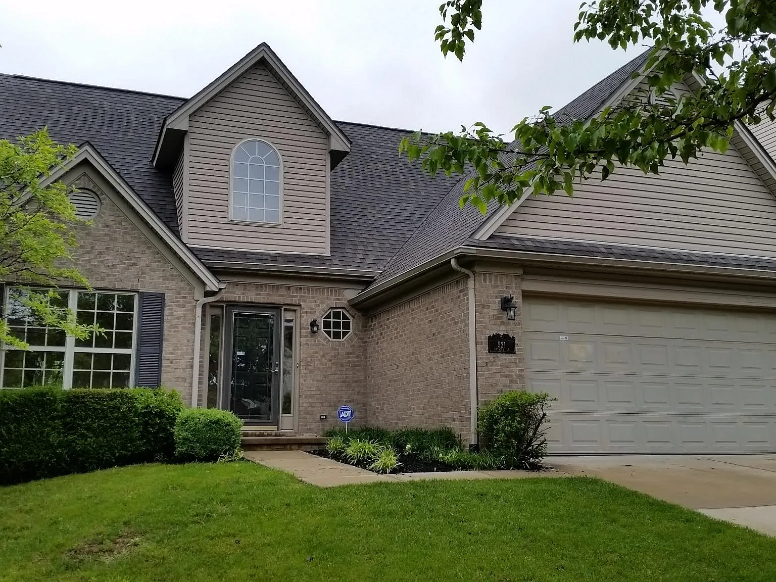 3 bed, 2.5 bath, 1446 sqft, $1,850 — Photo 1