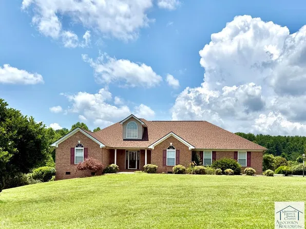 252 Farmingdale Dr, Martinsville, VA 24112