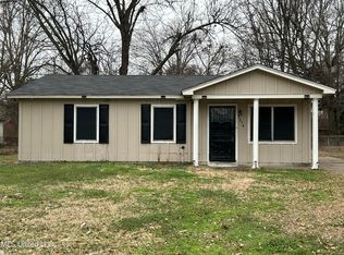 1254 Belfast St, Greenville, MS 38703