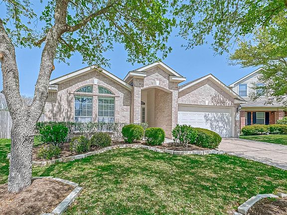 3rd image of 6801 Arbor Hollow Ln