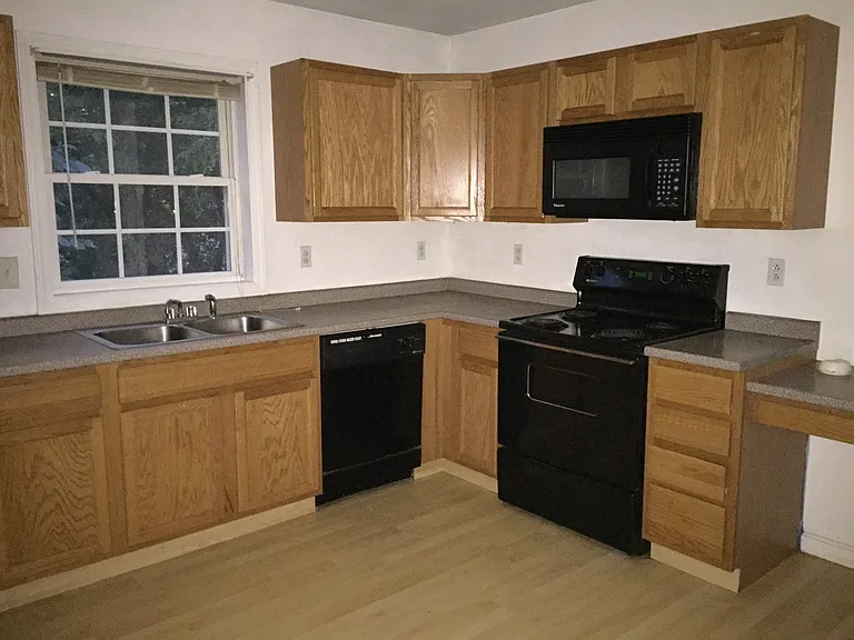 13 Meadow St — Photo 1