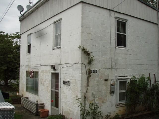 2nd image of 12557 Woodsboro Pike
