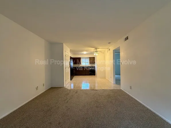 465 W Ivyglen St, Mesa, AZ